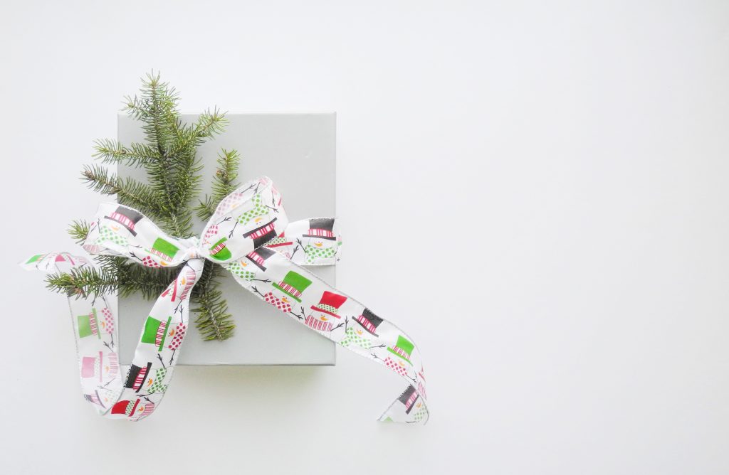 Last-Minute Gifts Under  Everyone Will Love