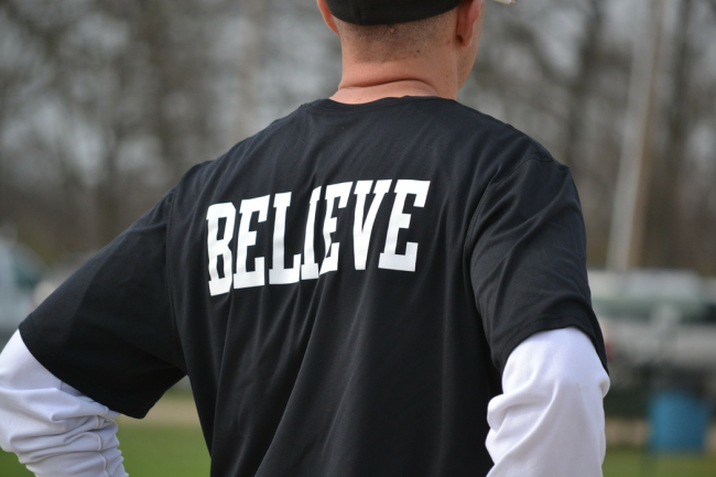 Messages & Logos – Make the Right Impact with Your T-Shirt Advertising Strategy