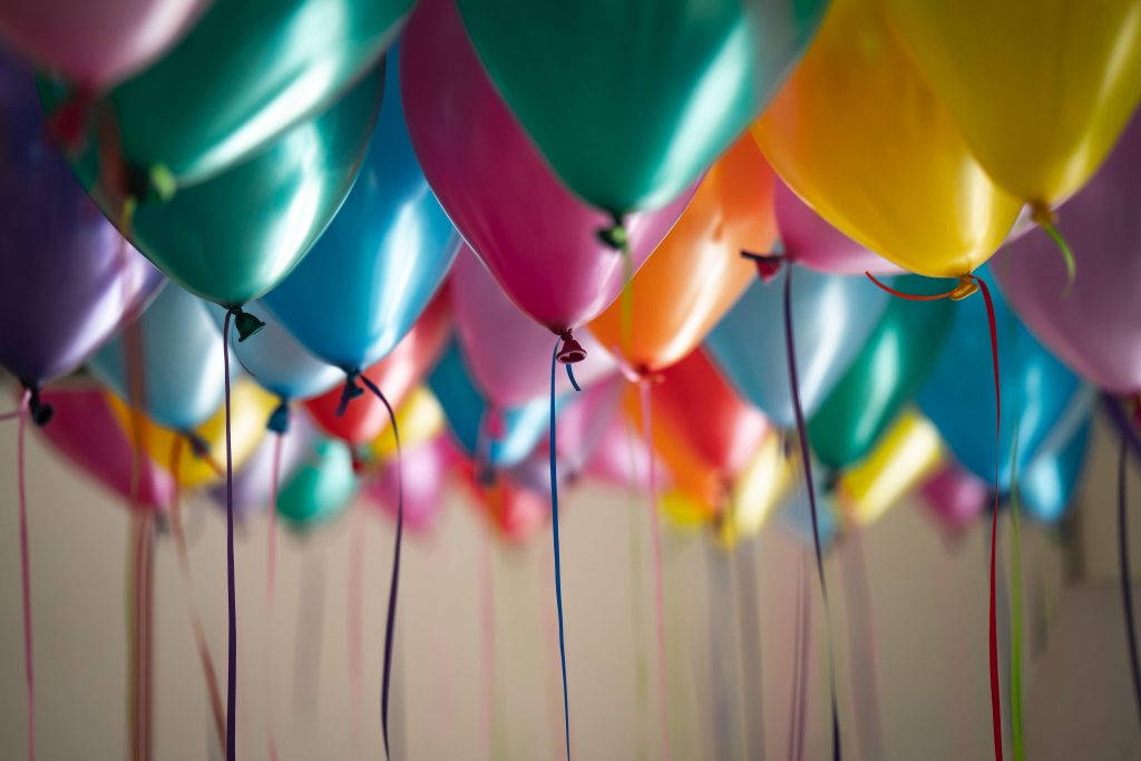 7 Secrets to Throw an Amazing Party On A Shoestring Budget