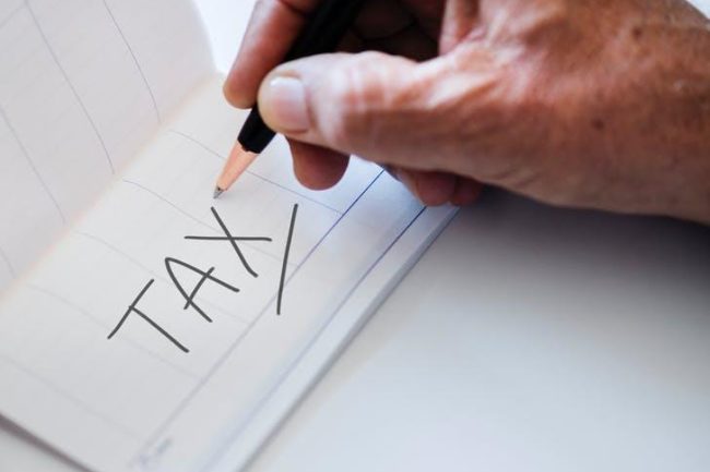 Freelancer Taxes Explained: How to Calculate How Much You’ll Owe and Saving Tips