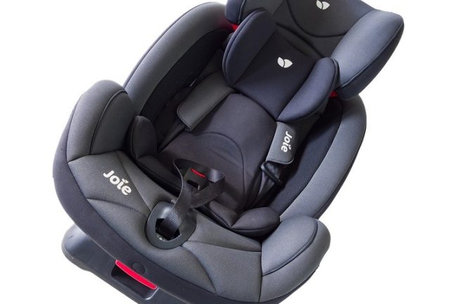 4 Benefits of Having a Booster Seat During Road Trips