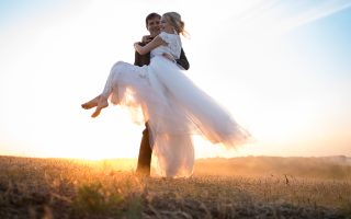 Florida Brides Reveal 7 Budget Tips for a Glamorous Wedding on a Dime
