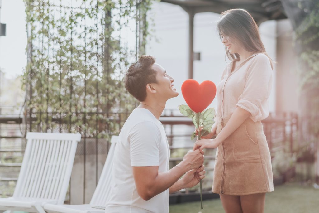 7 Outdated Relationship Rules That Are Keeping You Single