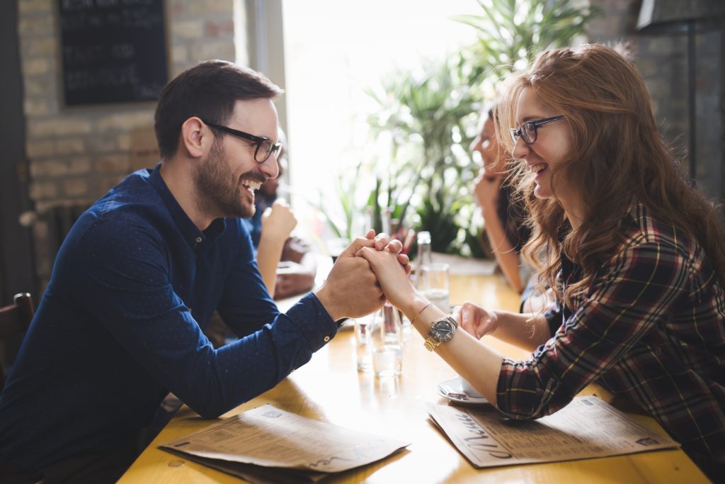 7 Strategies to Stay Safe When Meeting Someone New