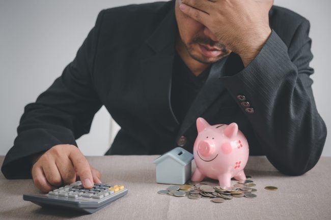 9 Financial Habits Passed Down from Parents That Are Financially Damaging Today