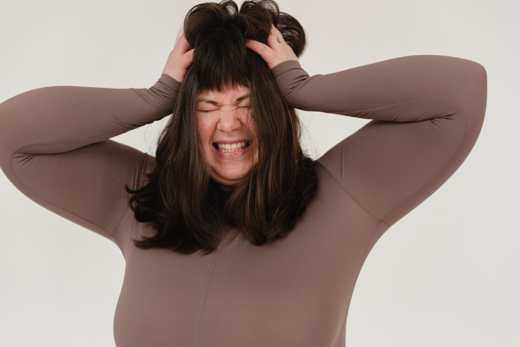 9 Silent Warning Signs Someone You Know Is About to Snap and What You Can Do to Stop It