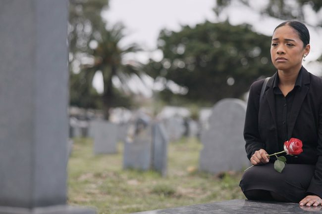 9 Ruthless Scams That Prey on Families Right After a Death