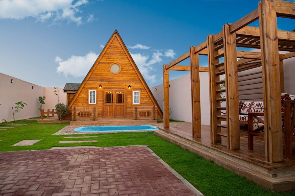 7 Airbnb Red Flags That Signal You Should Leave Immediately