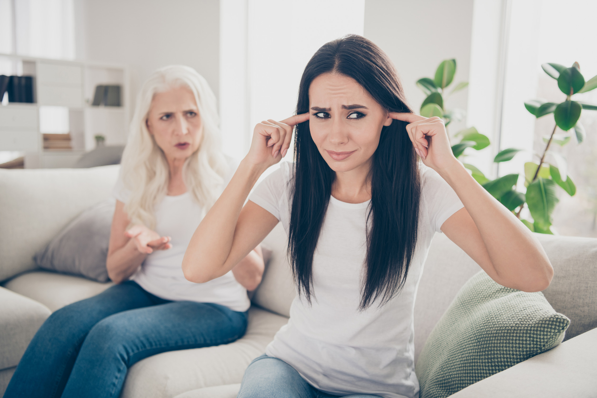 signs your mother-in-law can’t stand you