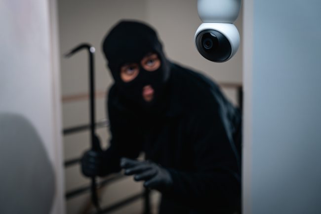 9 Burglar Tricks That Fool Even the Smartest Homeowners