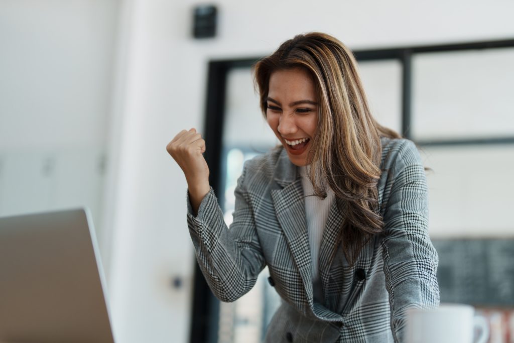men married to high-earning women