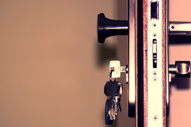 12 Safety Precautions Every Woman Should Take Alone at Home