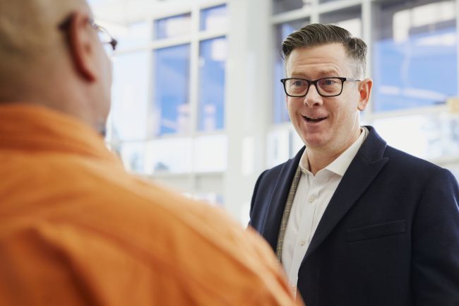 12 Common Phrases That Reveal Someone Doesn’t Like You