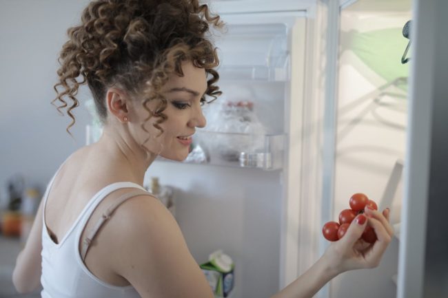 The Refrigerator Warning Sign That Puts Your Food at Risk