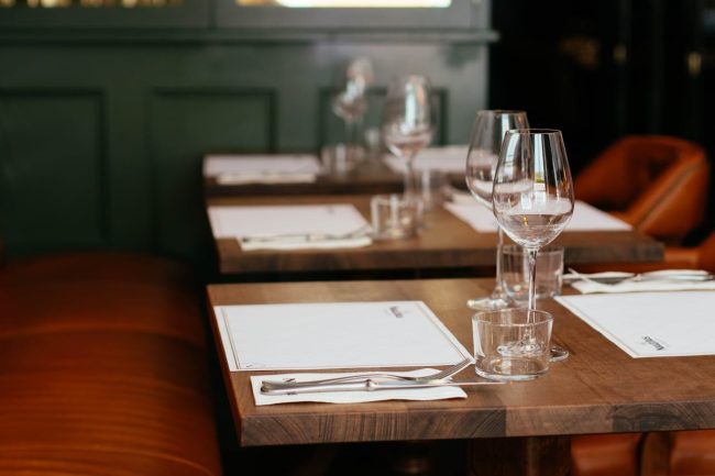 Waitstaff Say These 8 Tipping Habits Are the Rudest