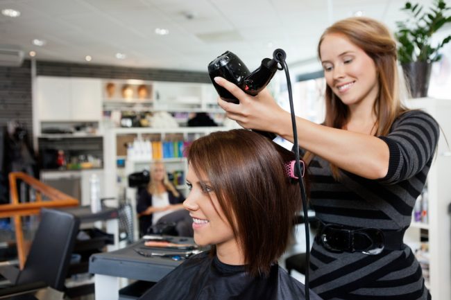 Confused by Salon Tipping? Here’s Exactly How Much to Give (And Why)