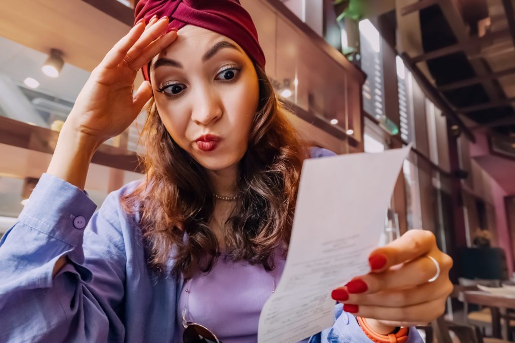 10 Daily Expenses That Destroy Women’s Budgets Quickly 10 Daily Expenses That Destroy Women’s Budgets Quickly