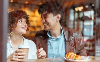 7 Clothing Choices That Change How Men Approach Women 7 Clothing Choices That Change How Men Approach Women